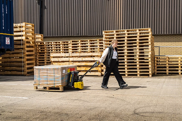 Reparații și service transpalet manual (liză manuală) Hyster — înlocuire roți, sistem hidraulic, mentenanță preventivă CEMPS SA România