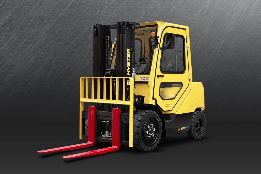 Stivuitoare electrice Hyster cu 4 roți, capacități 1.500–18.000 kg, anvelope pneumatice și solide – pentru depozite interioare și exterioare. Disponibile prin CEMPS România.