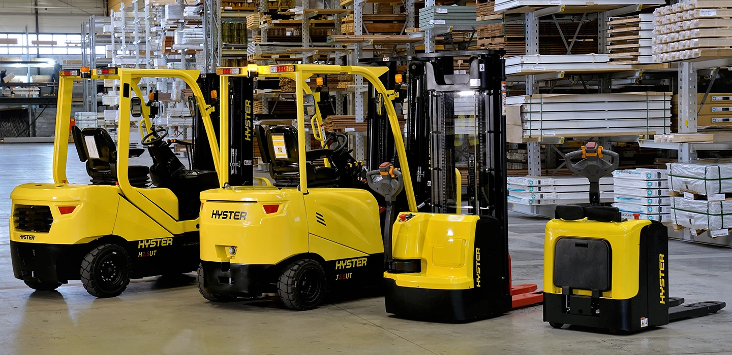 Gama completa Hyster UT Series in depozit – motostivuitor H2.5UT, stivuitor electric J2.5UT, transpalet cu catarg si transpalet electric P2.0UT S