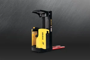 Transpalet cu catarg Hyster RS1.6 liza electrica operator la bord 1600 kg 24V 6020mm inaltime CEMPS SA Romania
